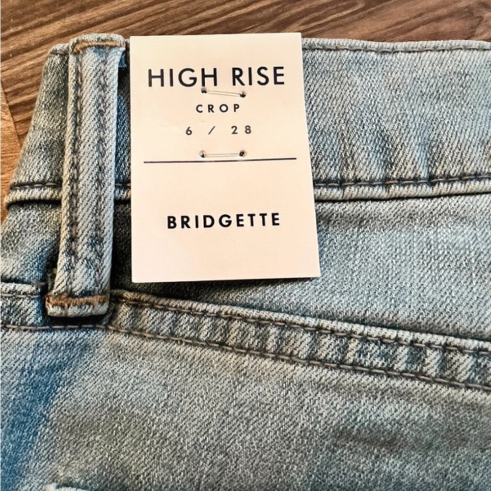 Lucky Brand Light Blue Skinny Jeans with Distressed Knee - Picture 4 of 7